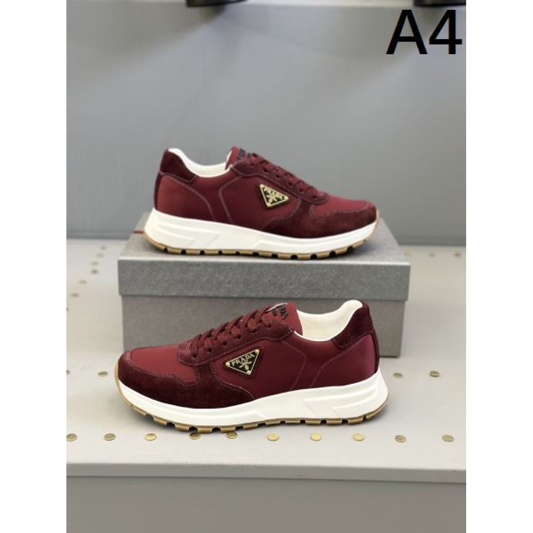 スタイリッシュなスタイル PRADA プラダ コピー スニーカー 一瞬で華やぐ