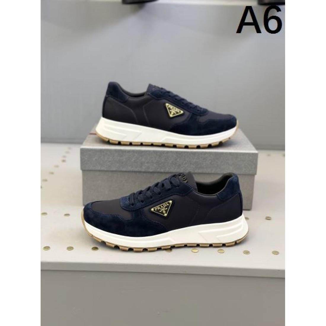 スタイリッシュなスタイル PRADA プラダ コピー スニーカー 一瞬で華やぐ