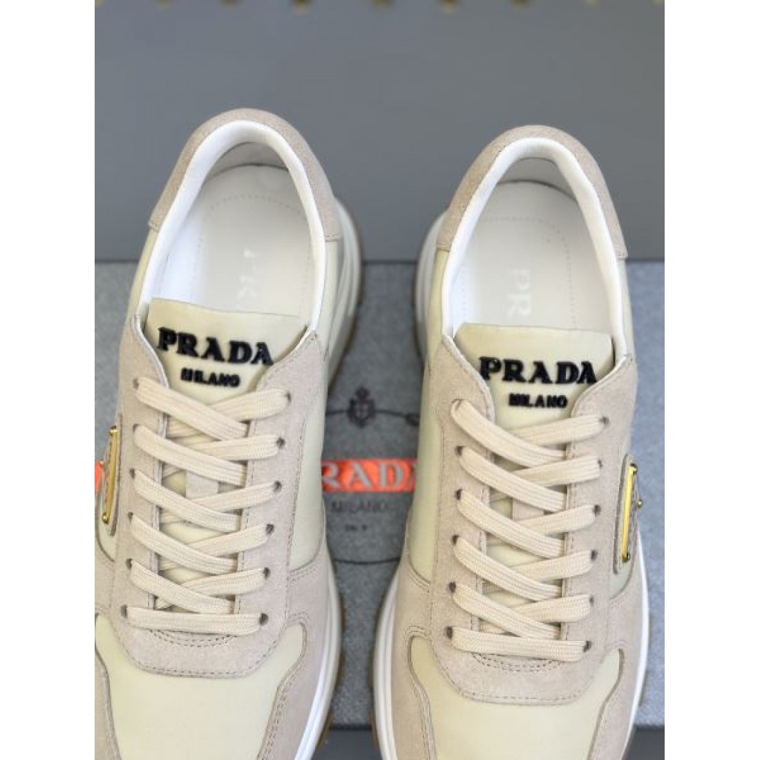 スタイリッシュなスタイル PRADA プラダ コピー スニーカー 一瞬で華やぐ