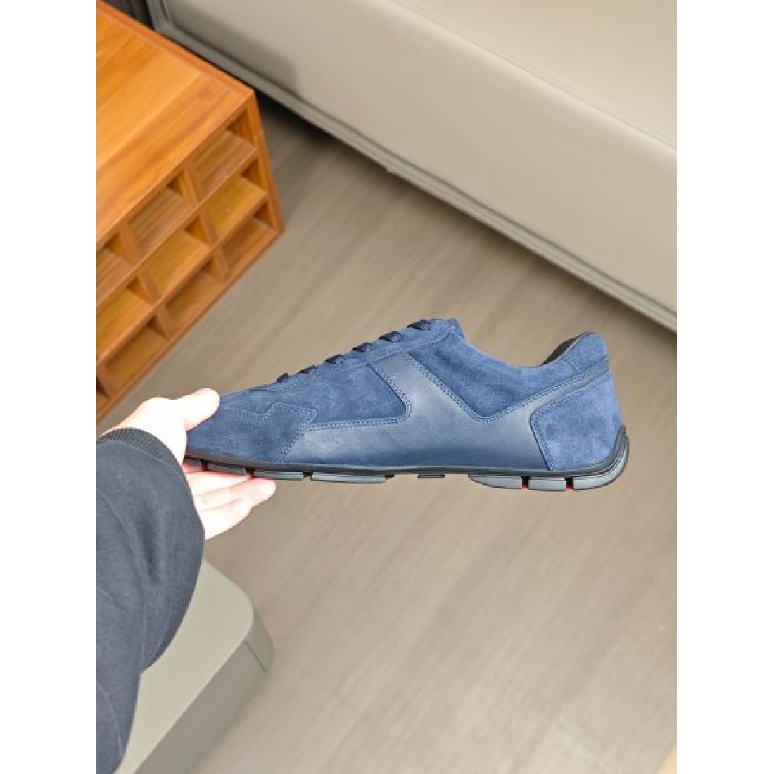 自分へのご褒美に PRADA プラダ コピー スニーカー ギフトにも最適