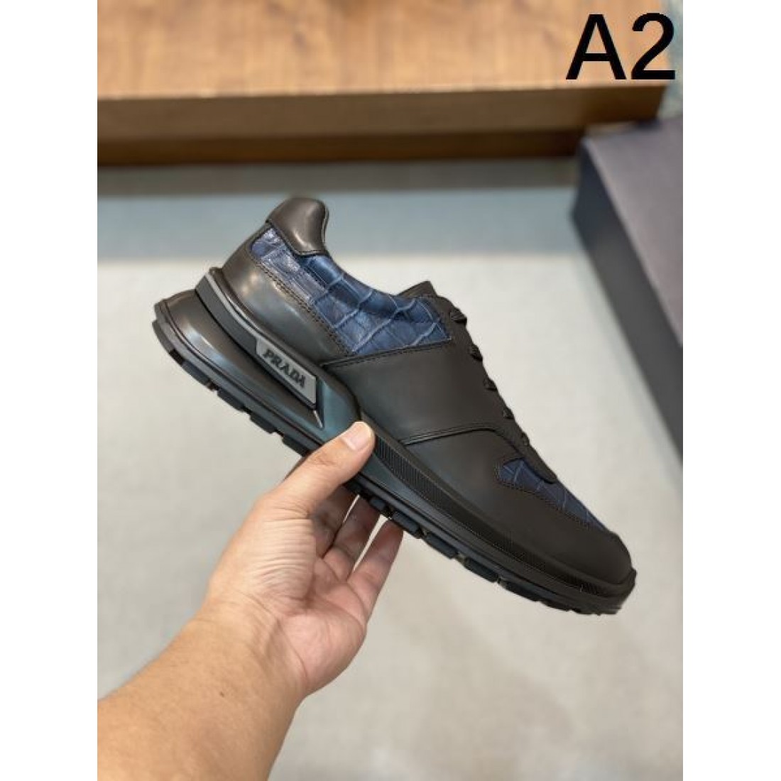 PRADA プラダ コピー スニーカー 大人のカジュアルを格上げする快適で上質な
