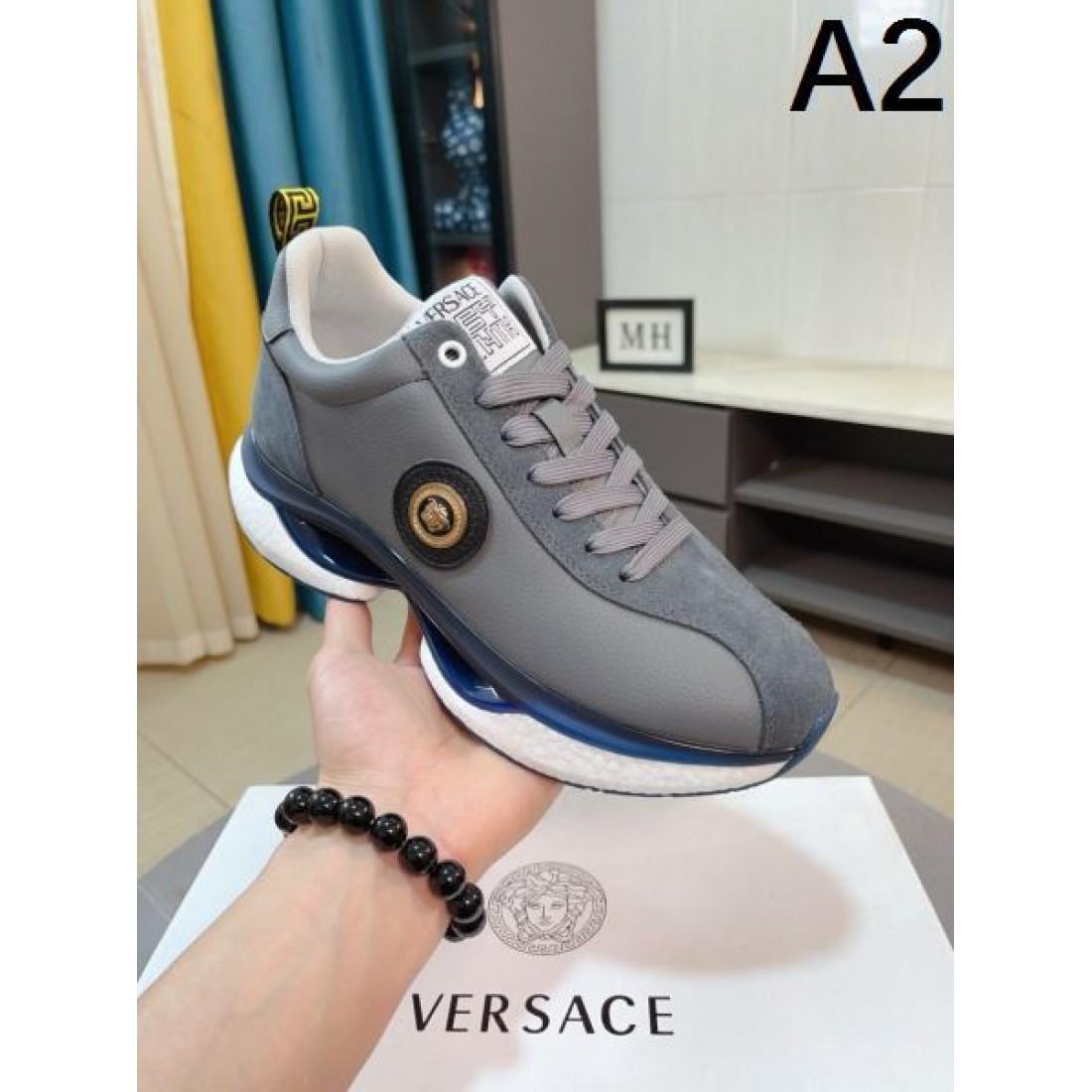 見逃し厳禁 VERSACE ヴェルサーチェ コピー スニーカー 迷わずゲット