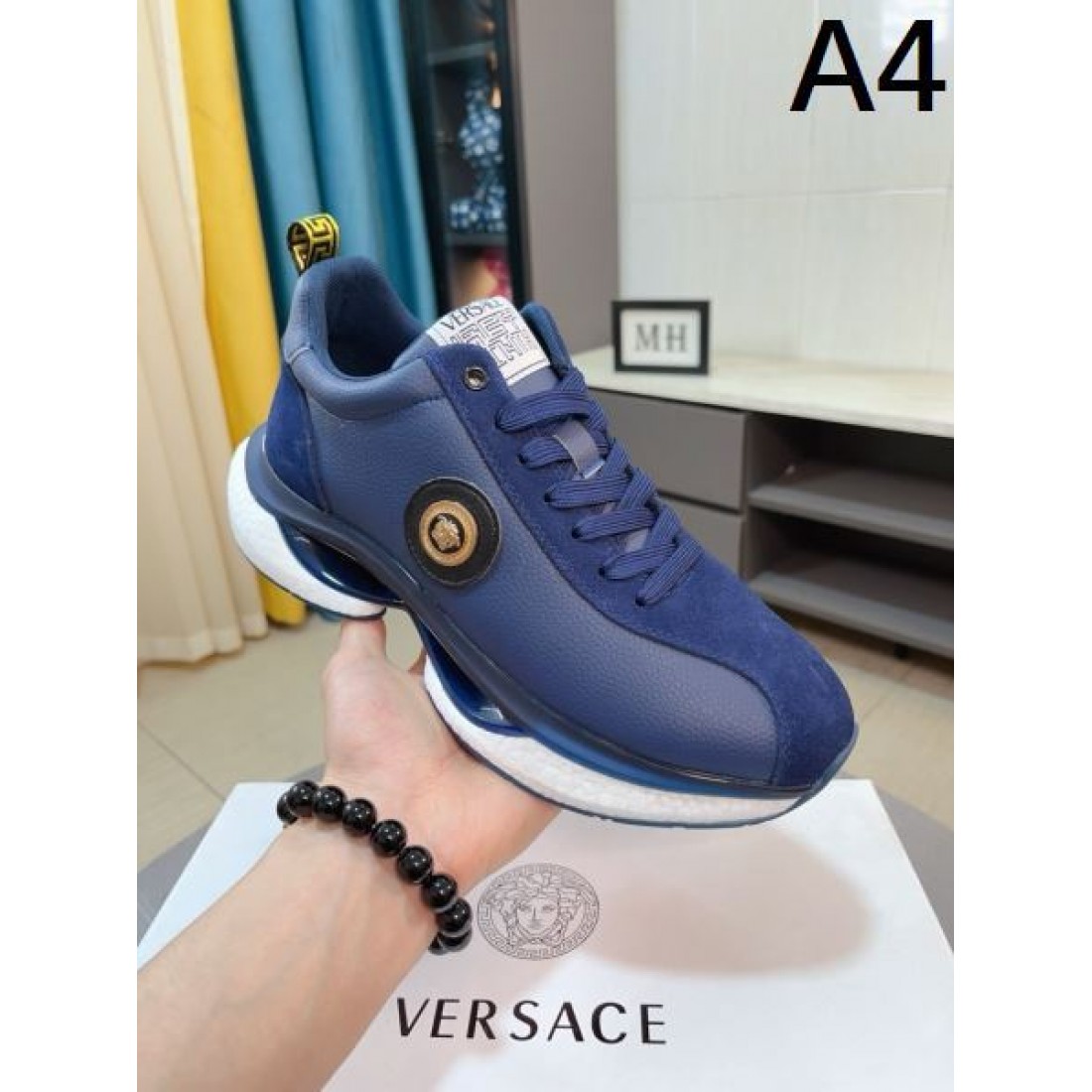 見逃し厳禁 VERSACE ヴェルサーチェ コピー スニーカー 迷わずゲット