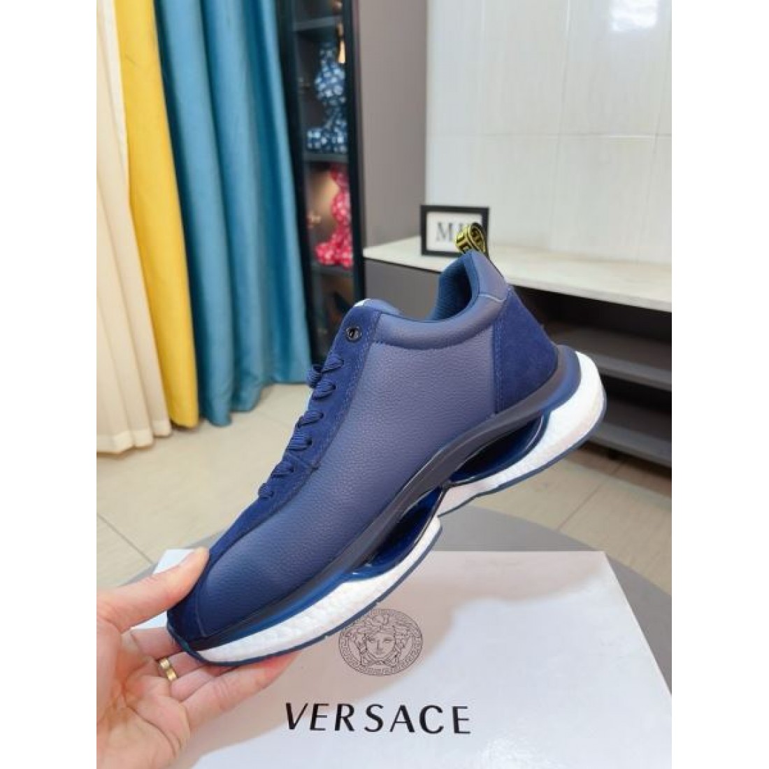 見逃し厳禁 VERSACE ヴェルサーチェ コピー スニーカー 迷わずゲット