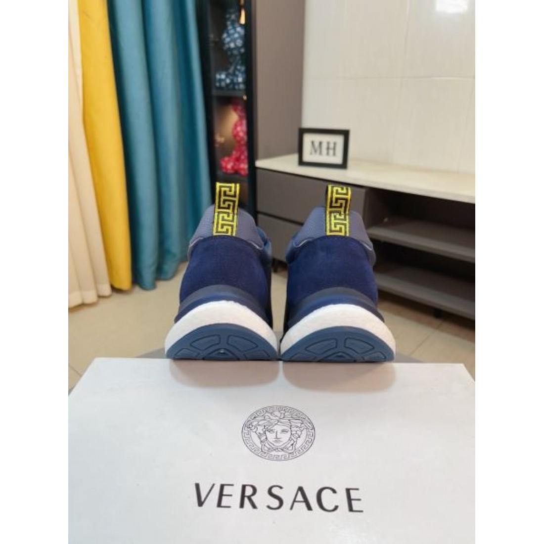 見逃し厳禁 VERSACE ヴェルサーチェ コピー スニーカー 迷わずゲット