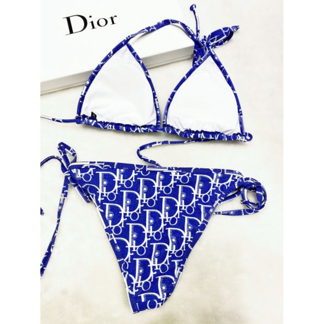 DIOR ディオール スーパー コピー 水着 洗練されたシンプルさと自然な美しさ