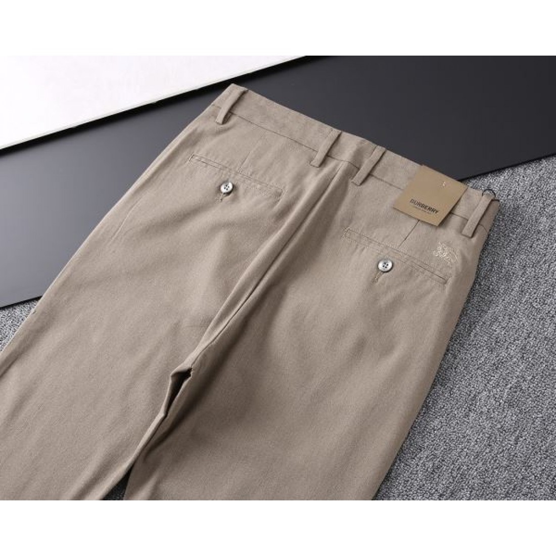 リピート率高め BURBERRY スーパーコピー カジュアルパンツ スタイリッシュな逸品