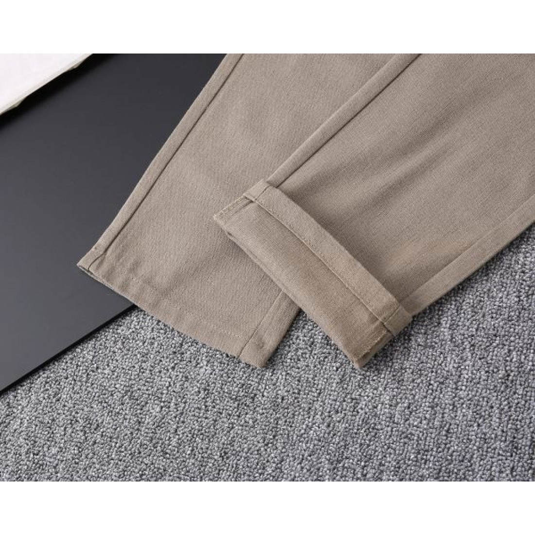 リピート率高め BURBERRY スーパーコピー カジュアルパンツ スタイリッシュな逸品