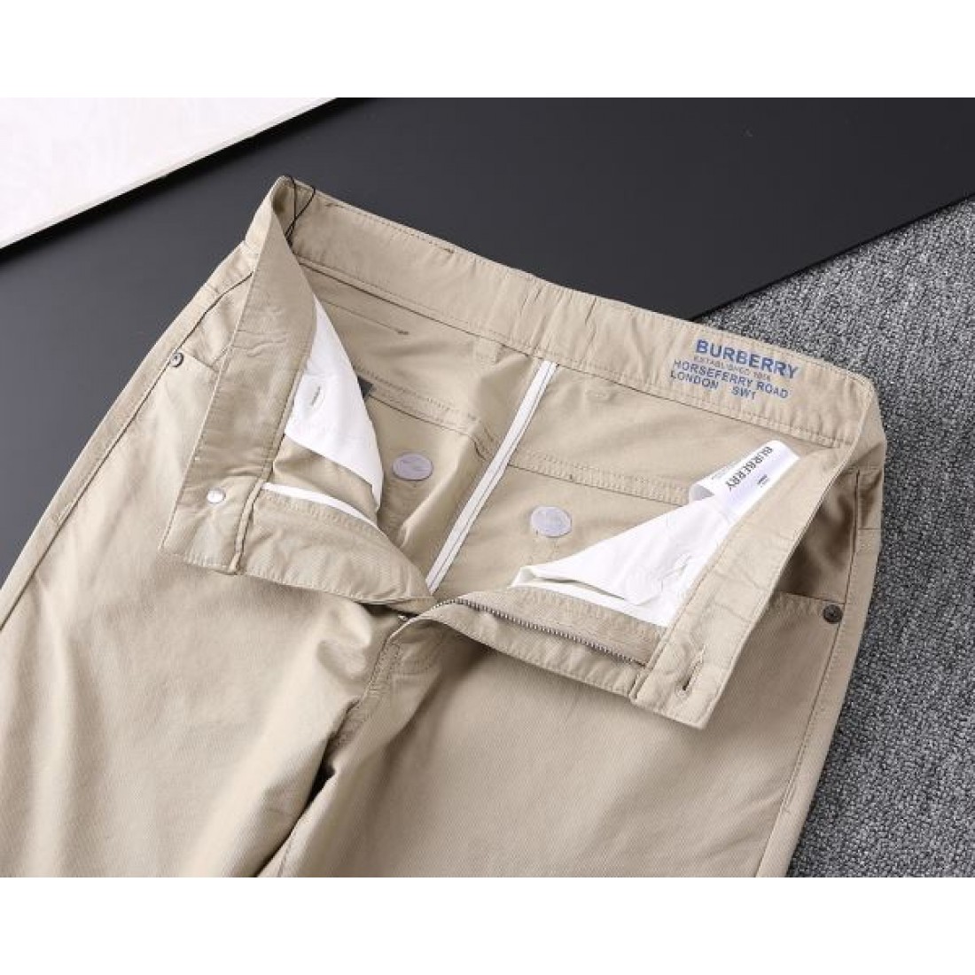 シックな色合い BURBERRY スーパーコピー カジュアルパンツ 売り切れ必至