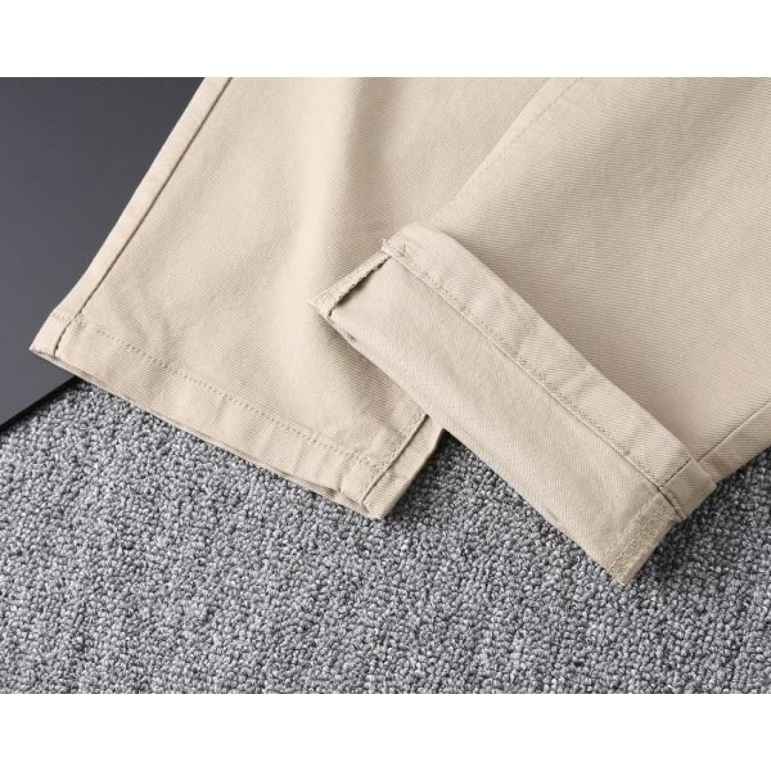 シックな色合い BURBERRY スーパーコピー カジュアルパンツ 売り切れ必至