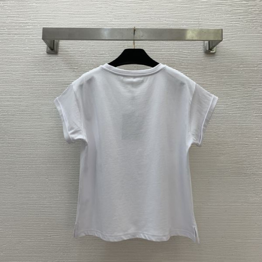 LOUIS VUITTON ルイヴィトン コピー 半袖Tシャツで叶える モダンでシンプルな