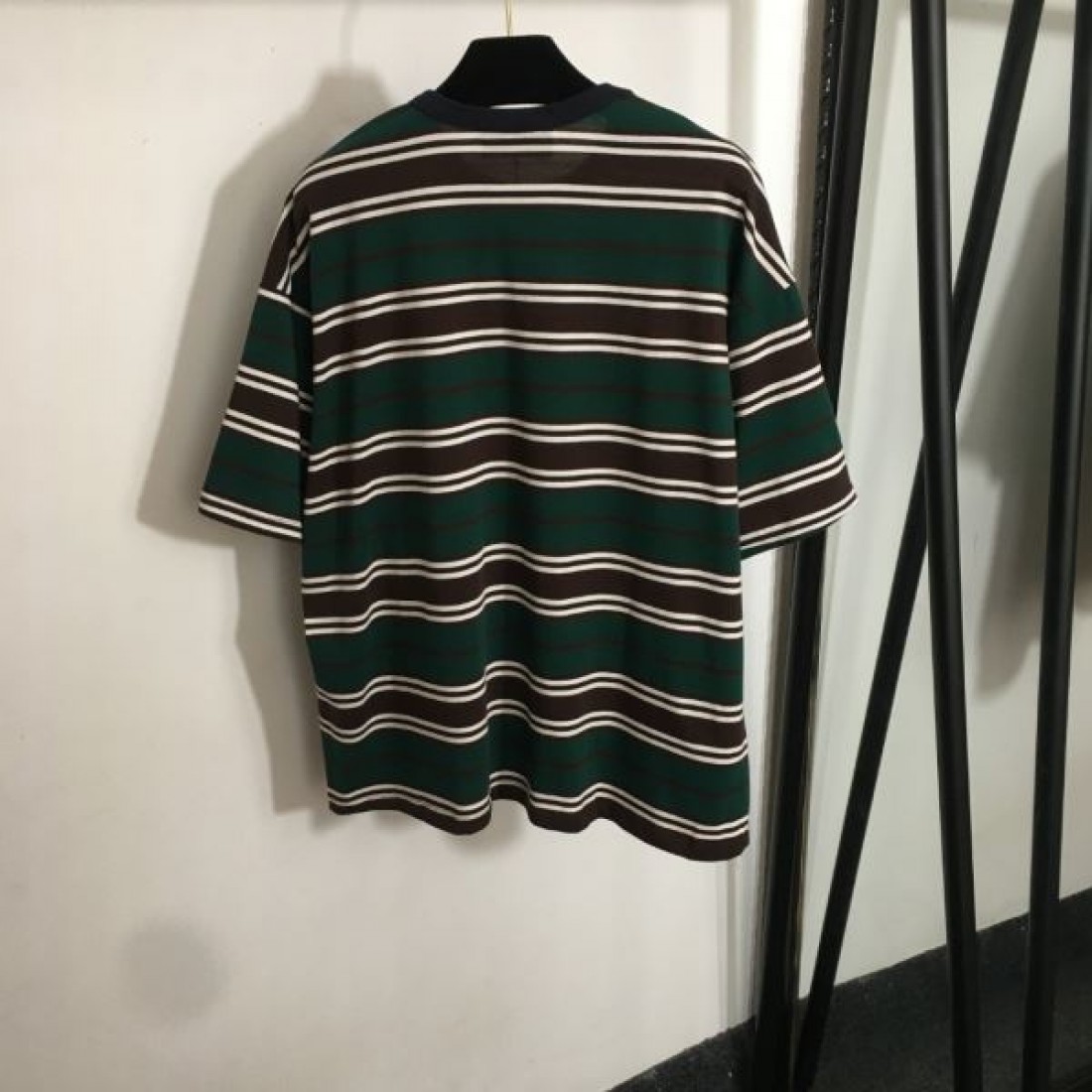 PRADA スーパーコピー 半袖Tシャツ ロゴ この夏に大満喫できる プラダ