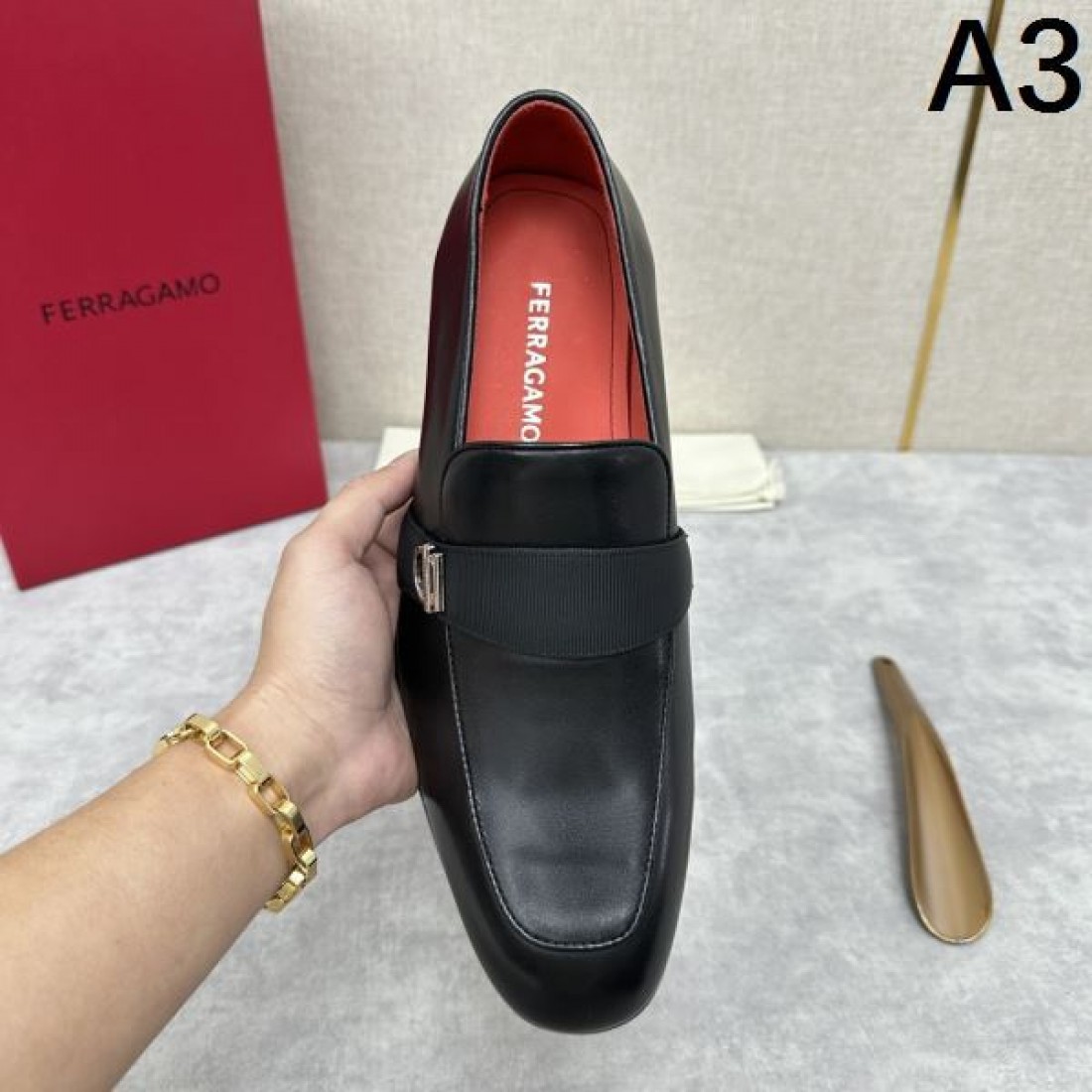 落ち着きある FERRAGAMO サルヴァトーレ フェラガモ コピー ビジネスシューズ で魅力を纏う