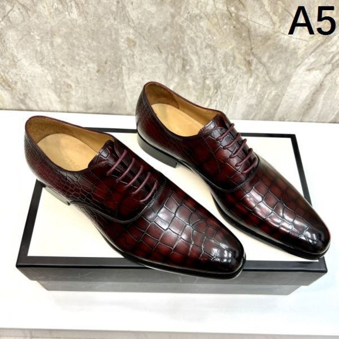 クラシカルな風格漂う グッチ コピー ビジネスシューズ GUCCIで品格を演出