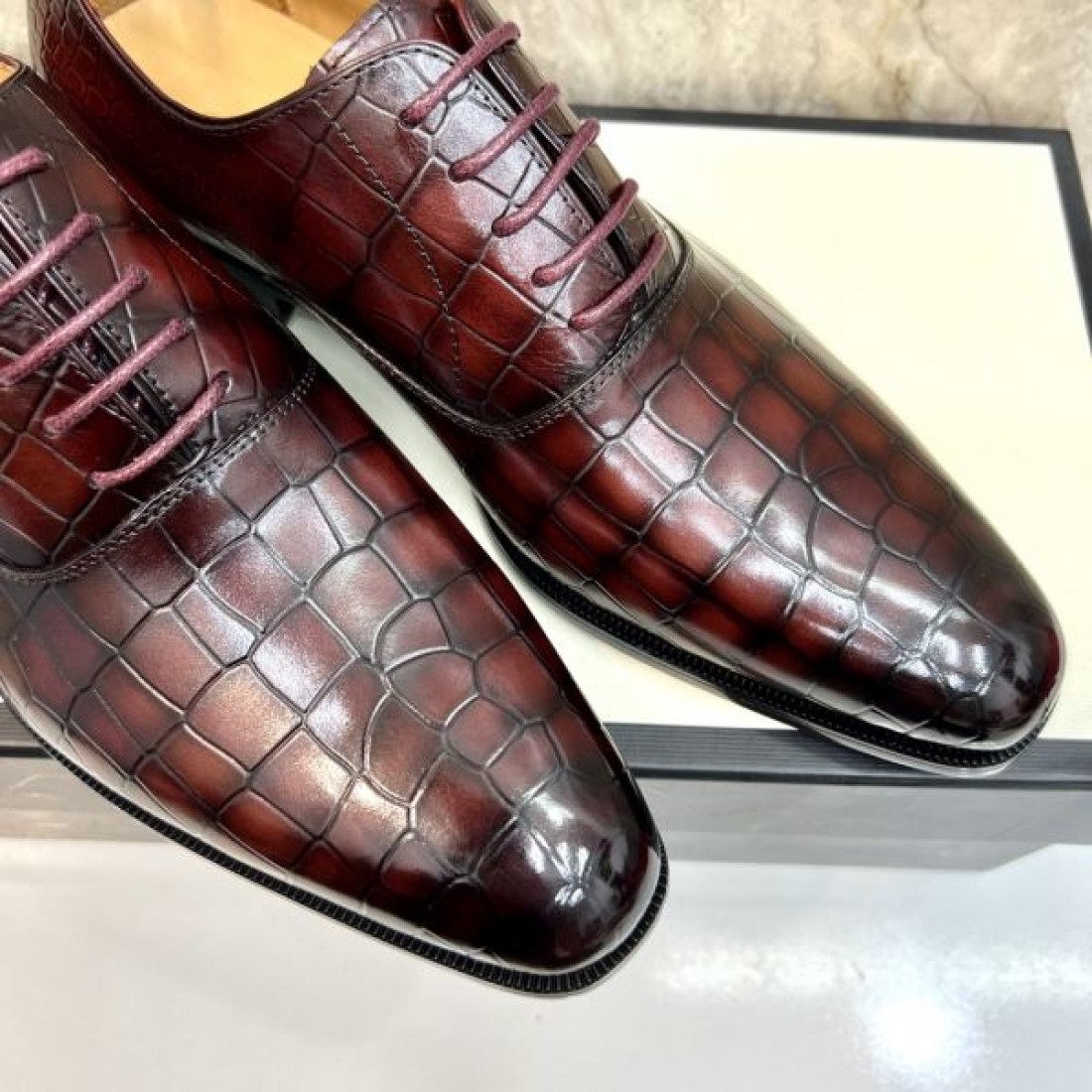 クラシカルな風格漂う グッチ コピー ビジネスシューズ GUCCIで品格を演出