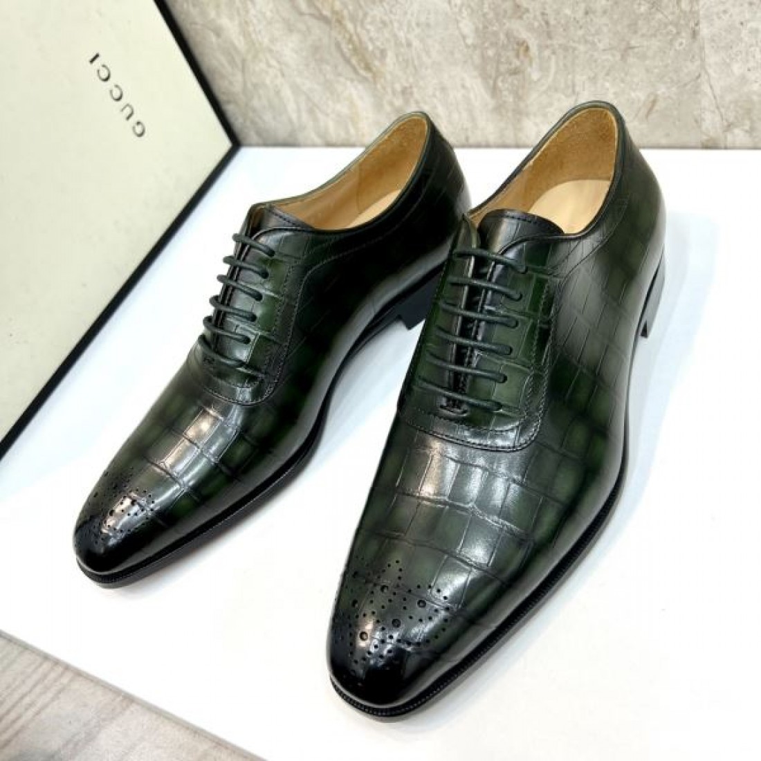 グッチ コピー ビジネスシューズ GUCCIこだわりのディテールが光る一足