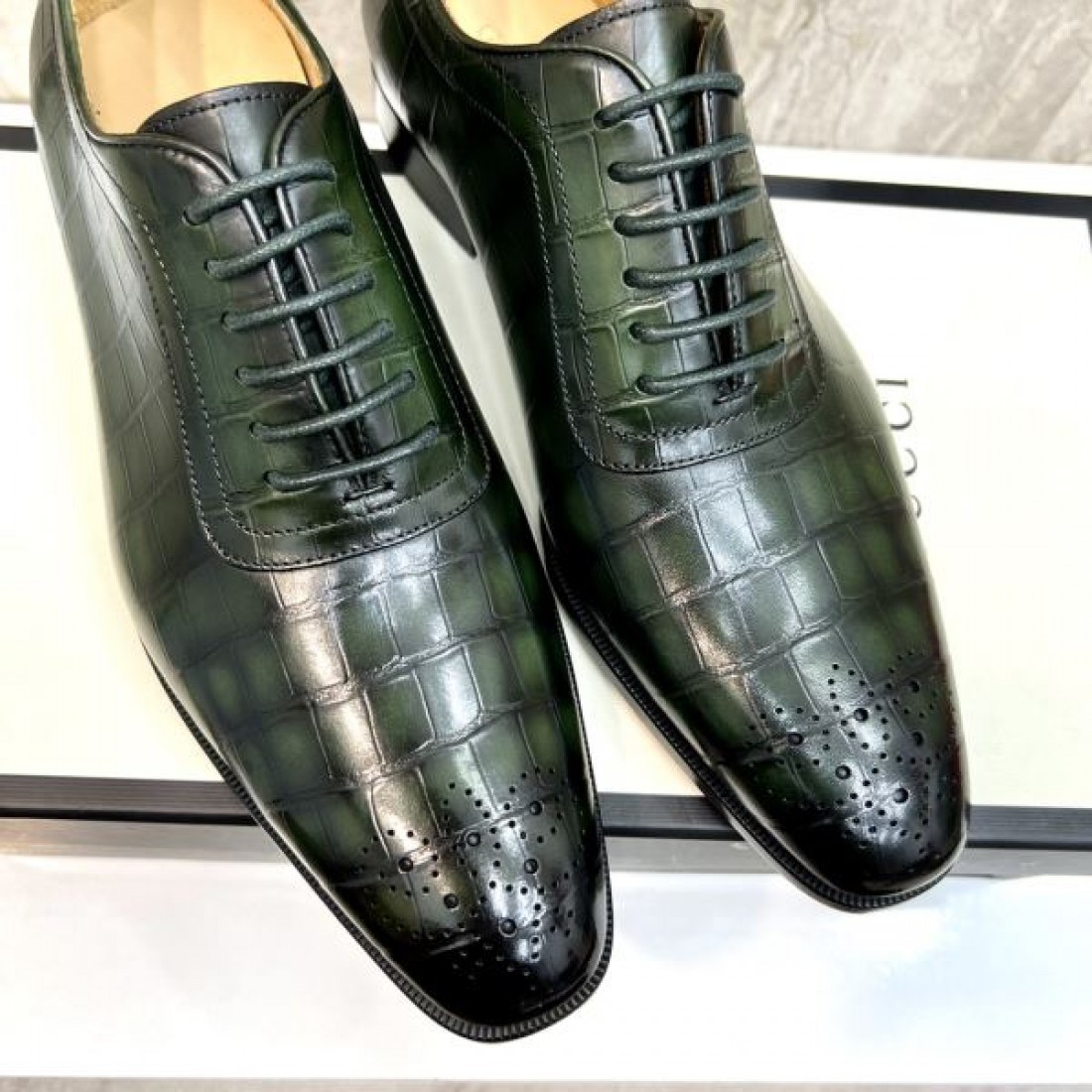  グッチ コピー ビジネスシューズ GUCCIこだわりのディテールが光る一足