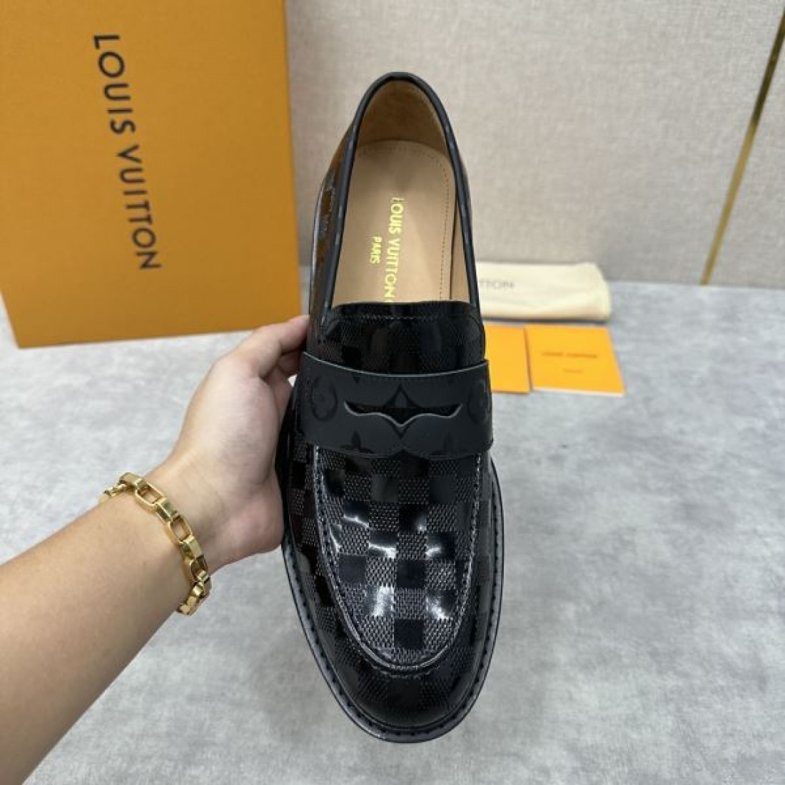 スタイリッシュ LOUIS VUITTON コピー ビジネスシューズ ルイヴィトンで魅せる