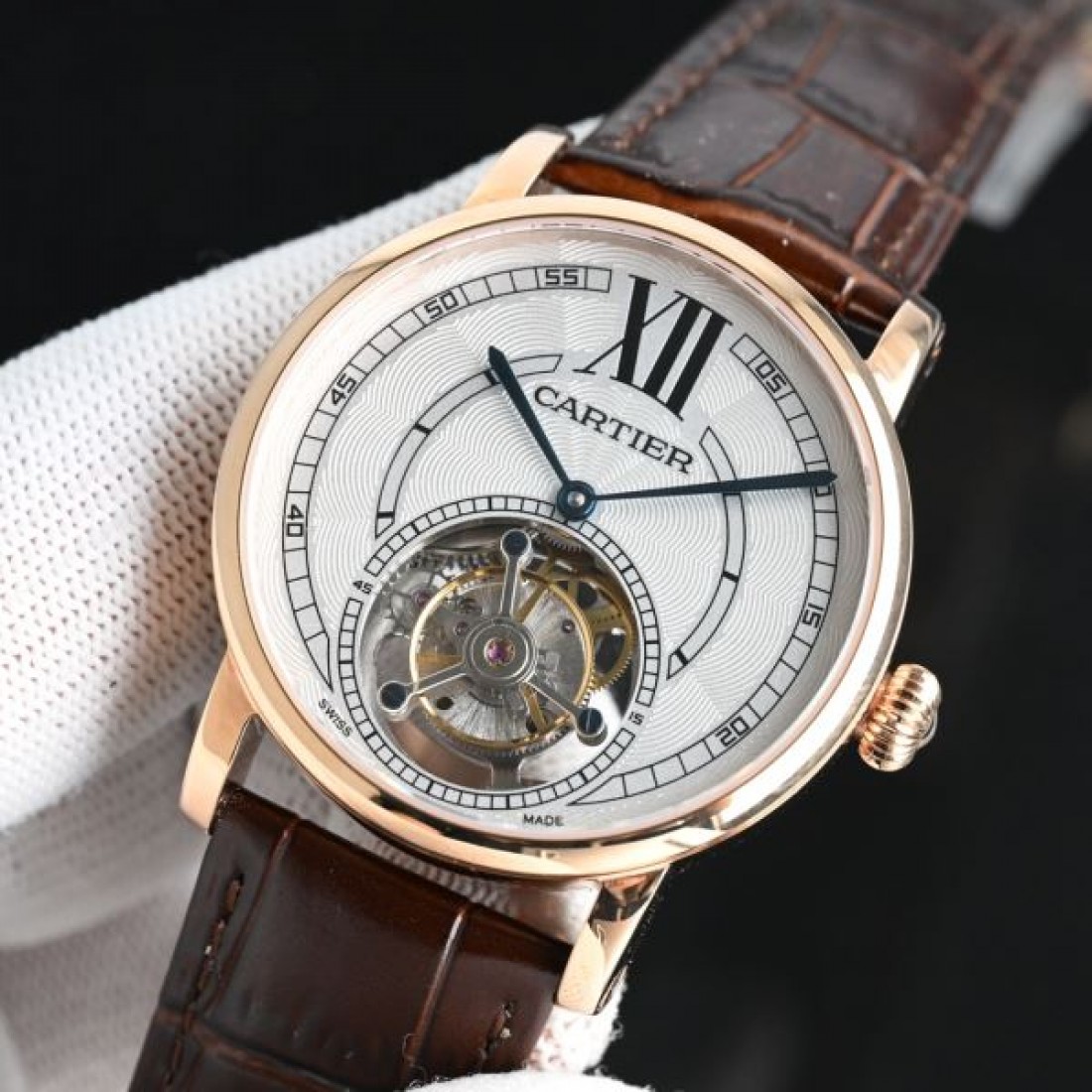 気品と存在感が同居する カルティエ コピー ウォッチ CARTIER 洗練されたで話題