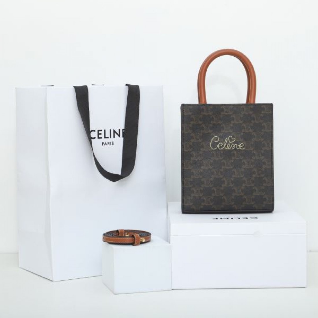 CELINE セリーヌ コピー トートバッグ シンプルで魅力的な存在感