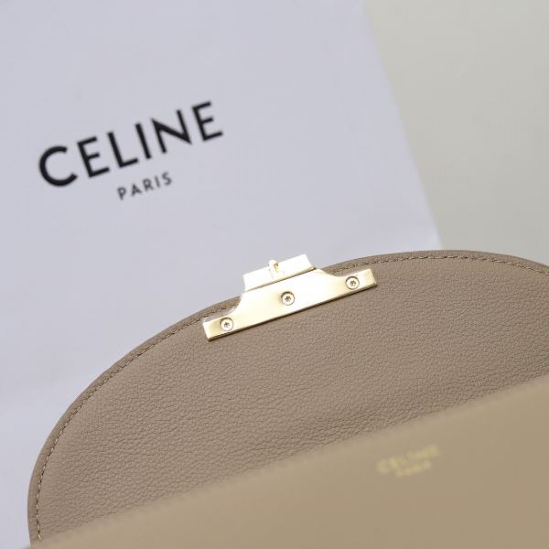 引き続き新品を楽しい CELINE セリーヌ コピー トートバッグ 続々とお目見える