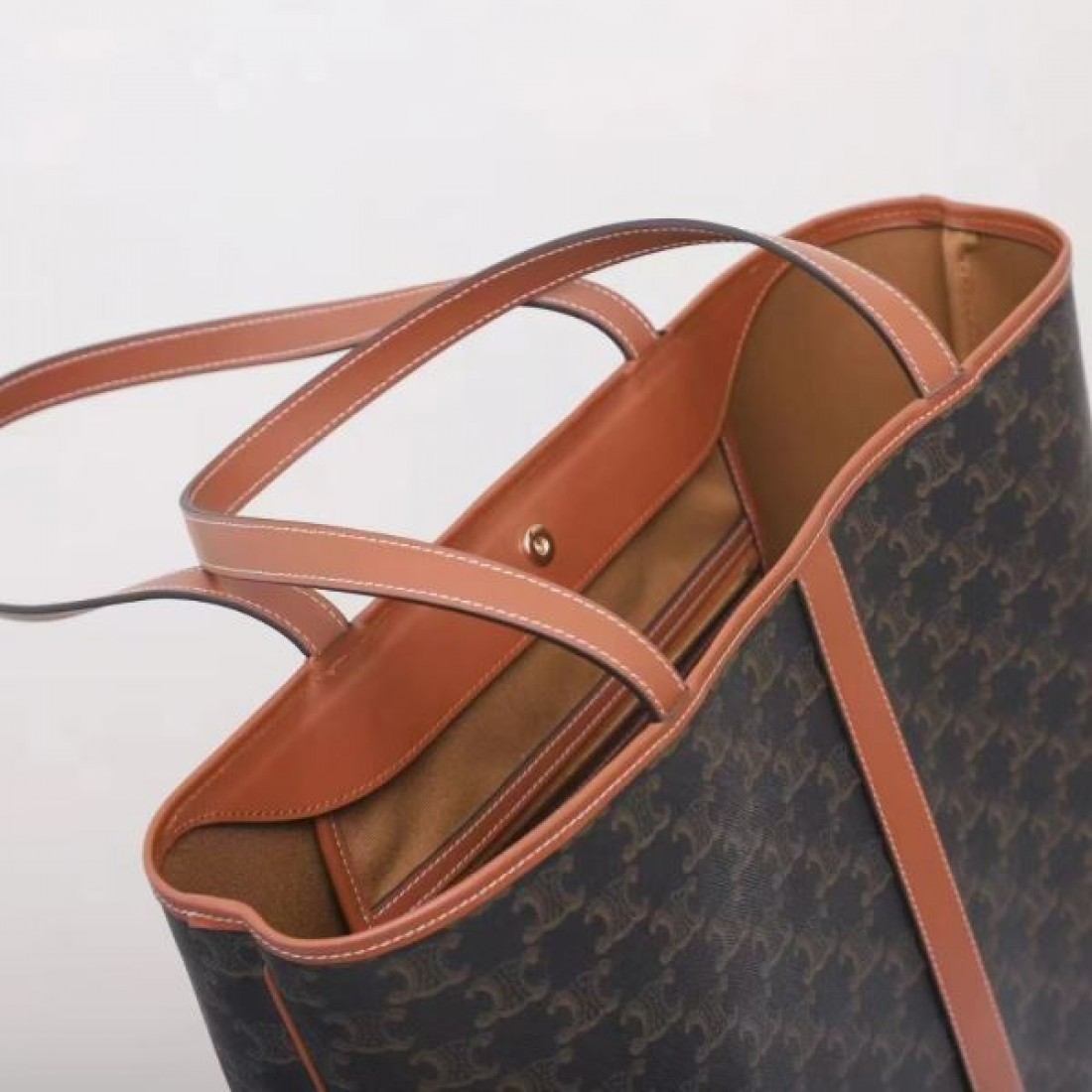 オシャレスタイルは今季も CELINE セリーヌ コピー トートバッグ コスパ最強新作におすすめ