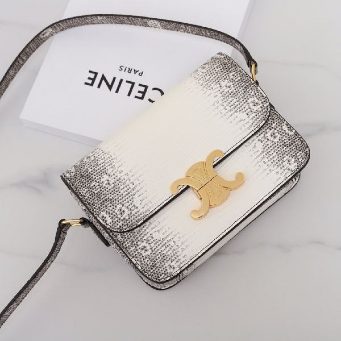 CELINE セリーヌ コピー ショルダーバッグ ミニマルで優雅な 洗練されたフォルム