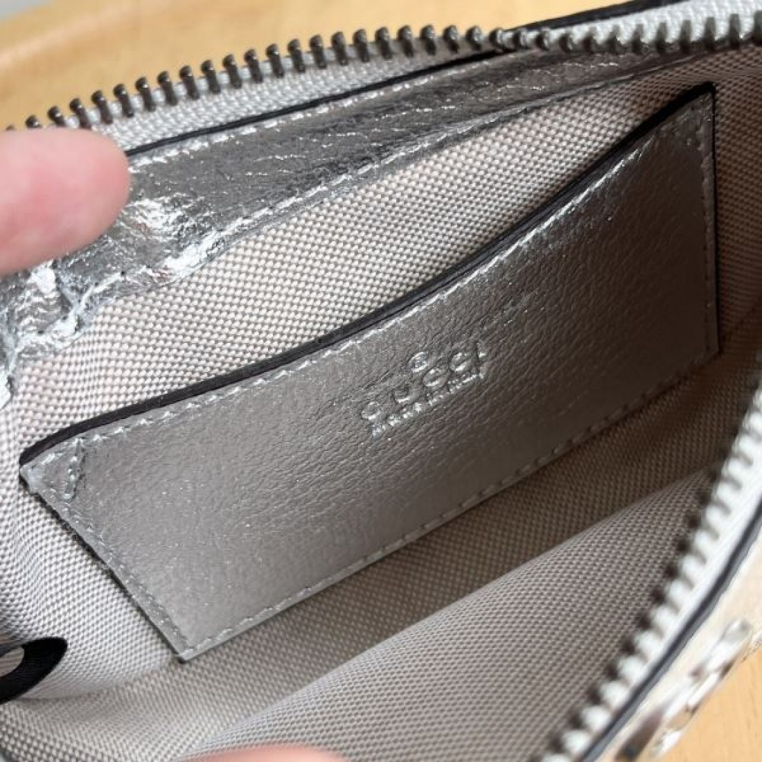 GUCCI スーパーコピー トートバッグ ロゴ 新作限定めっちゃ綺麗色 グッチ