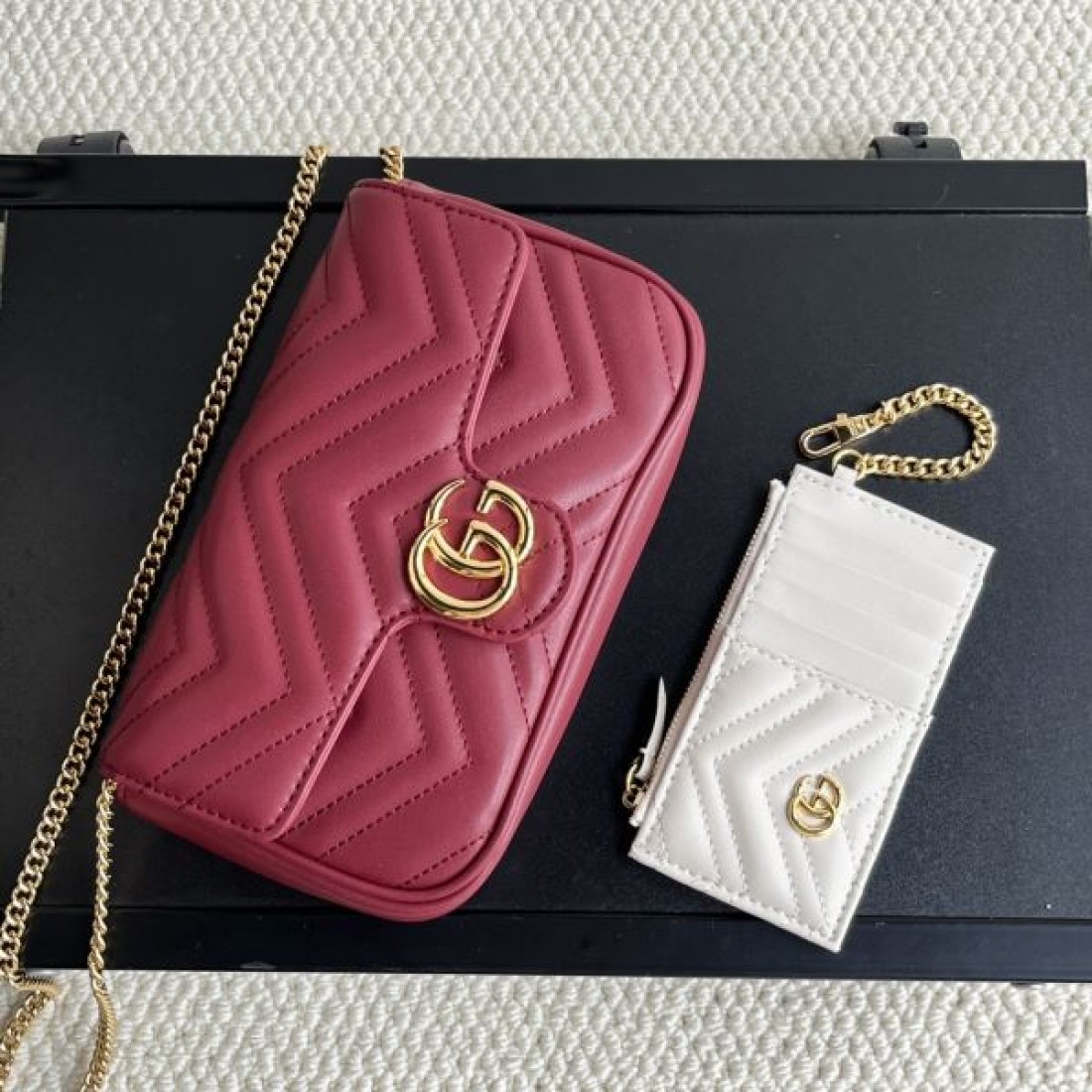 GUCCI スーパーコピー ショルダーバッグ ロゴ 大活躍間違いなしの新着 グッチ