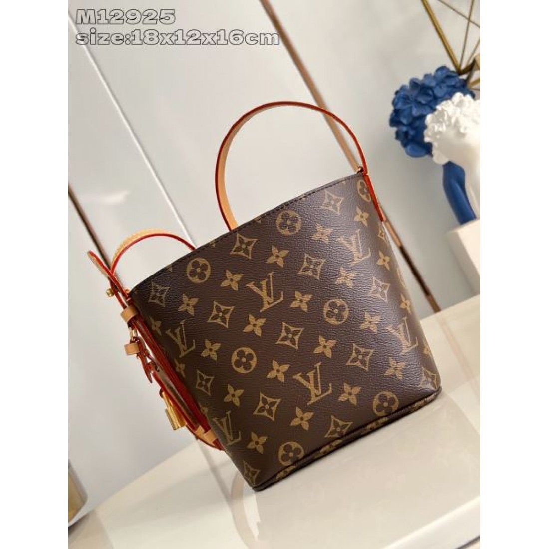 LOUIS VUITTON ルイヴィトン コピー ショルダーバッグ 都会的でスタイリッシュな魅力