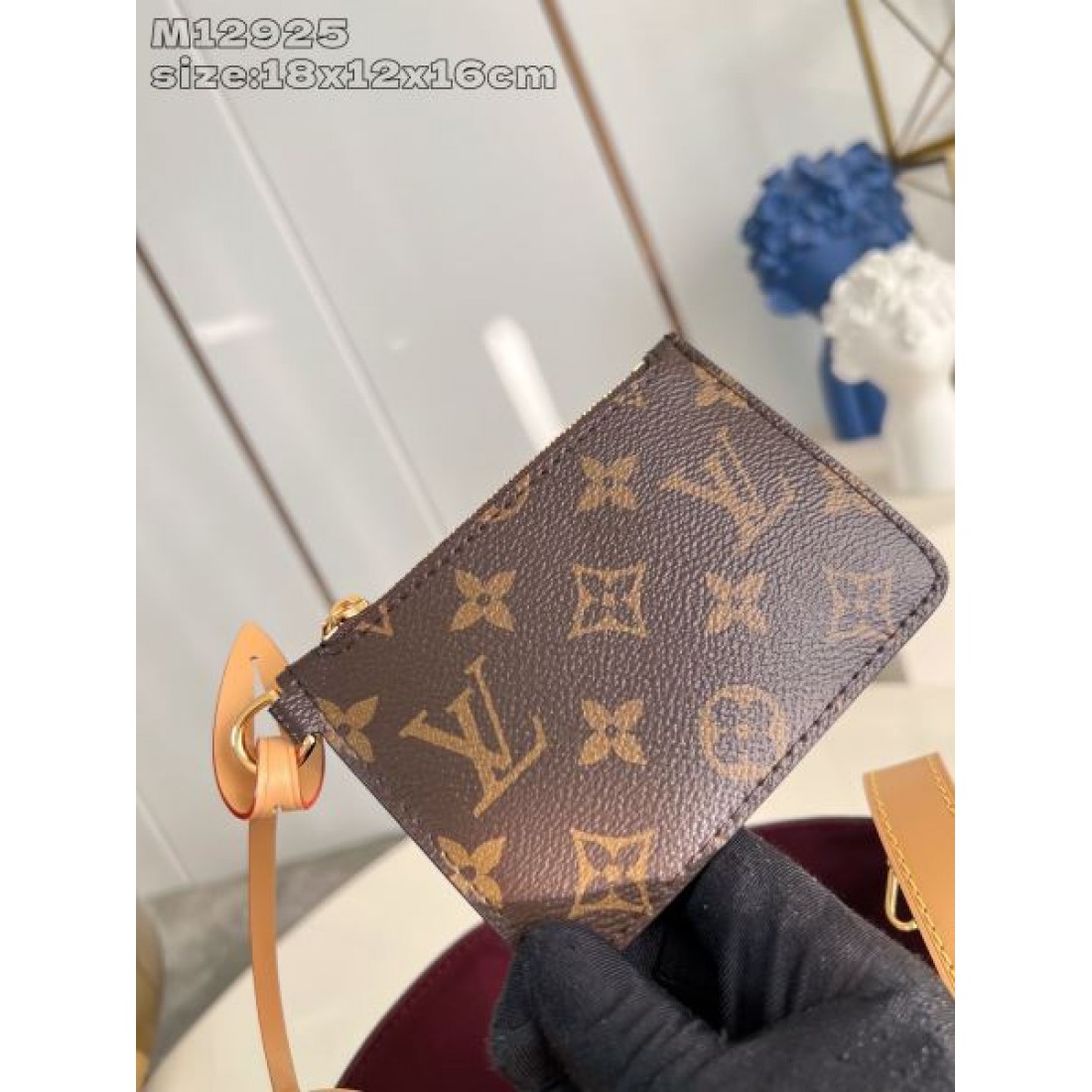 LOUIS VUITTON ルイヴィトン コピー ショルダーバッグ 都会的でスタイリッシュな魅力