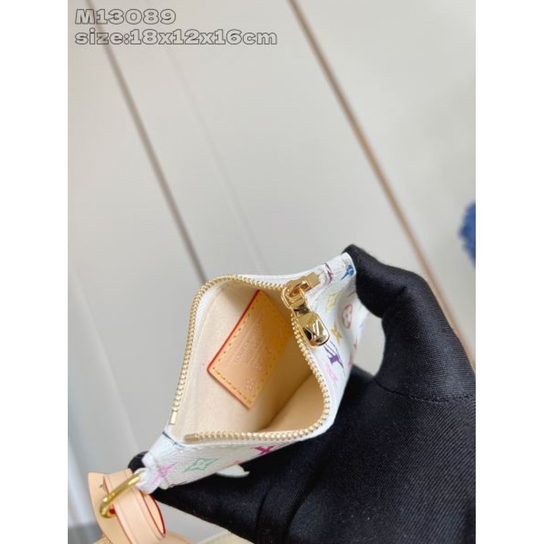 LOUIS VUITTON ルイヴィトン コピー ショルダーバッグ クラシカルで気品漂うデザイン