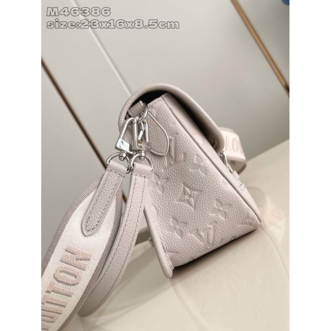 LOUIS VUITTON ルイヴィトン コピー ショルダーバッグ 洗練されたシックなスタイル