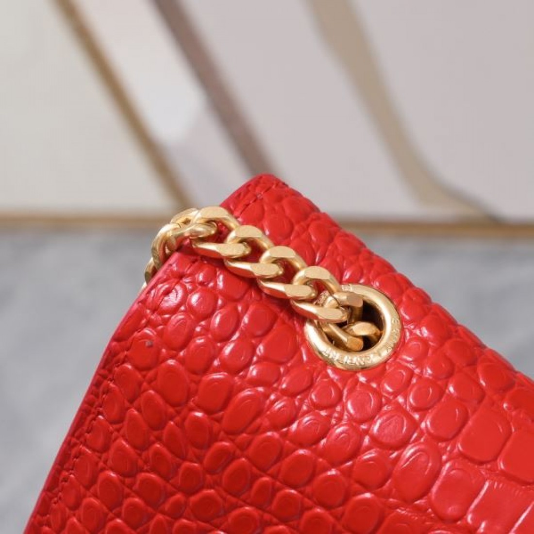 YSL イヴ サンローラン コピー ショルダーバッグ ロゴ 個性派ブランド SAINT LAURENT