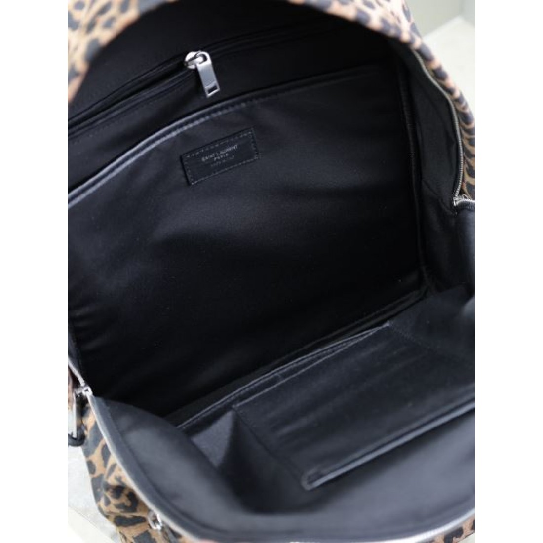 YSL イヴ サンローラン コピー バックパック ロゴ きちんと感がある SAINT LAURENT