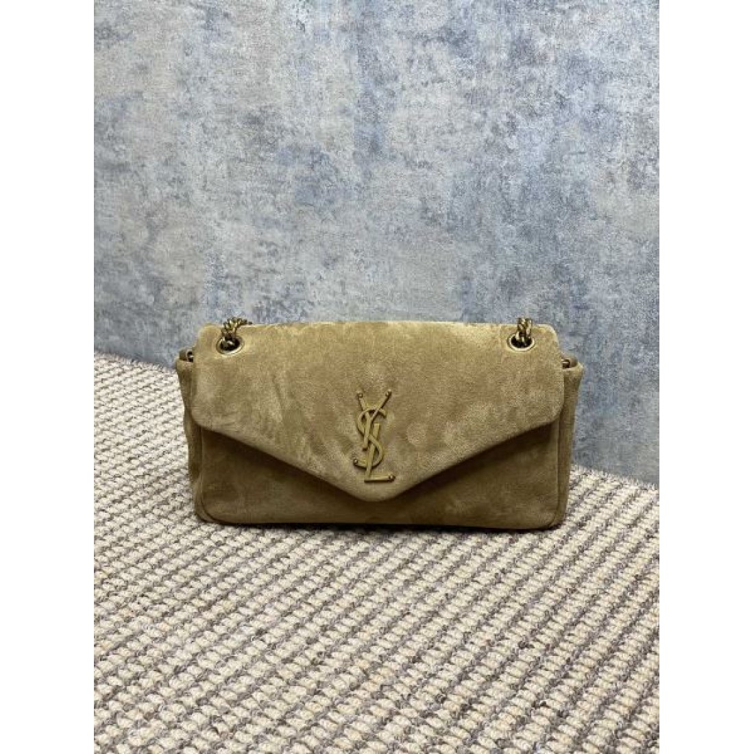 優雅さ溢れる YSL イヴ サンローラン コピー ショルダーバッグ 洗練された魅力