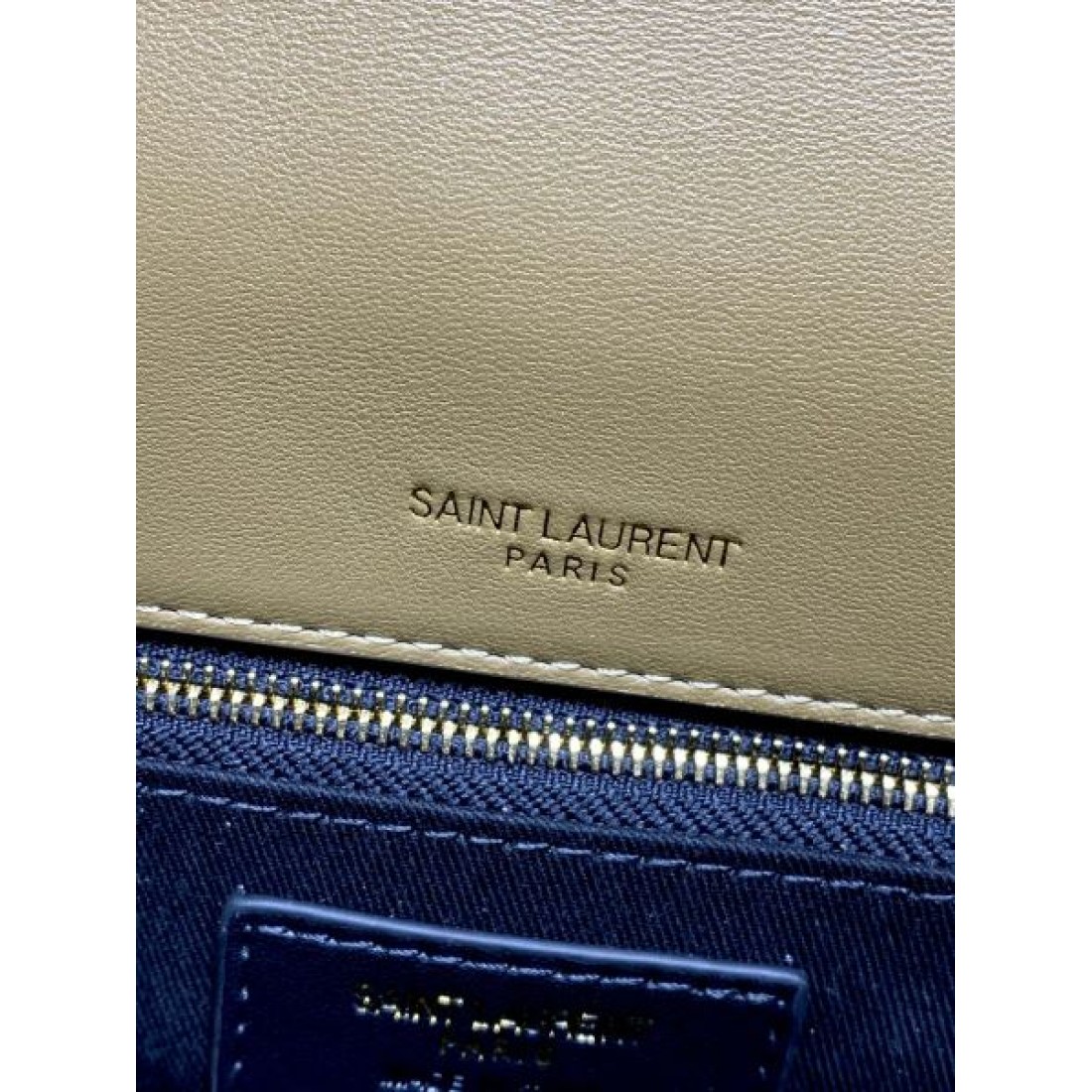 YSL イヴ サンローラン コピー ショルダーバッグ モダンでエレガントなスタイル