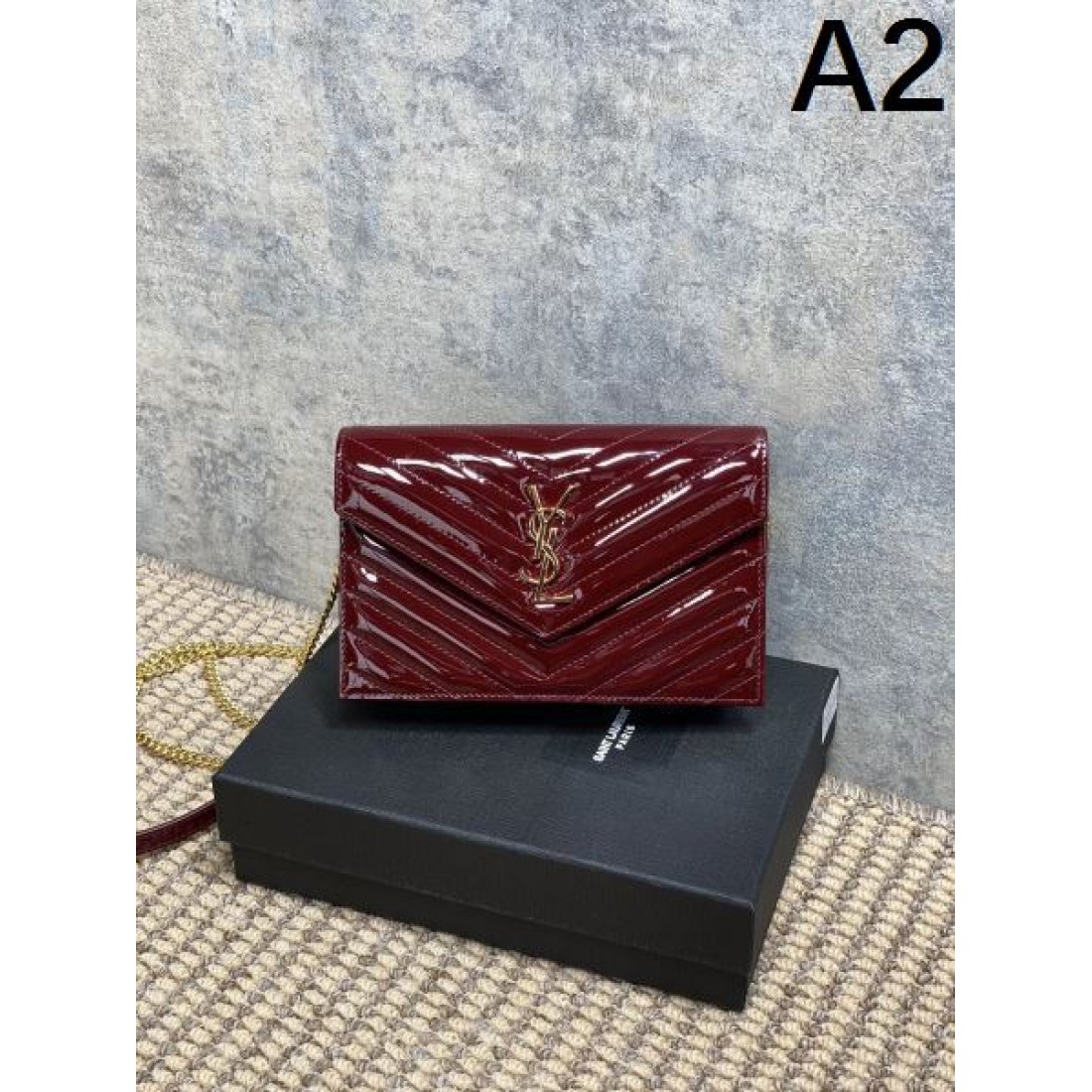 都会的でスタイリッシュなYSL イヴ サンローラン コピー ショルダーバッグ