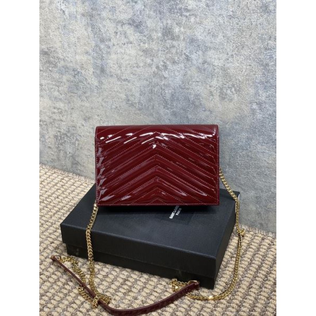 都会的でスタイリッシュなYSL イヴ サンローラン コピー ショルダーバッグ