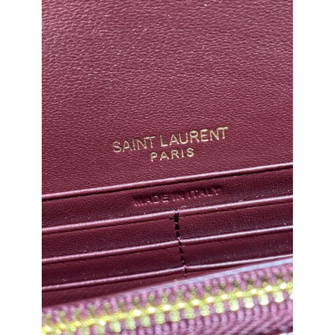 都会的でスタイリッシュなYSL イヴ サンローラン コピー ショルダーバッグ
