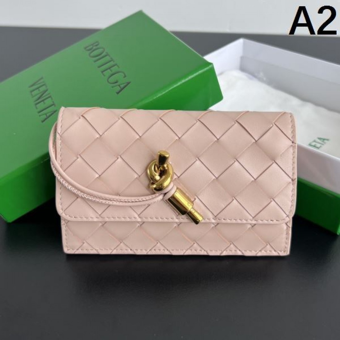 エレガントでクラシックな BOTTEGA VENETA ボッテガヴェネタ コピー 長財布