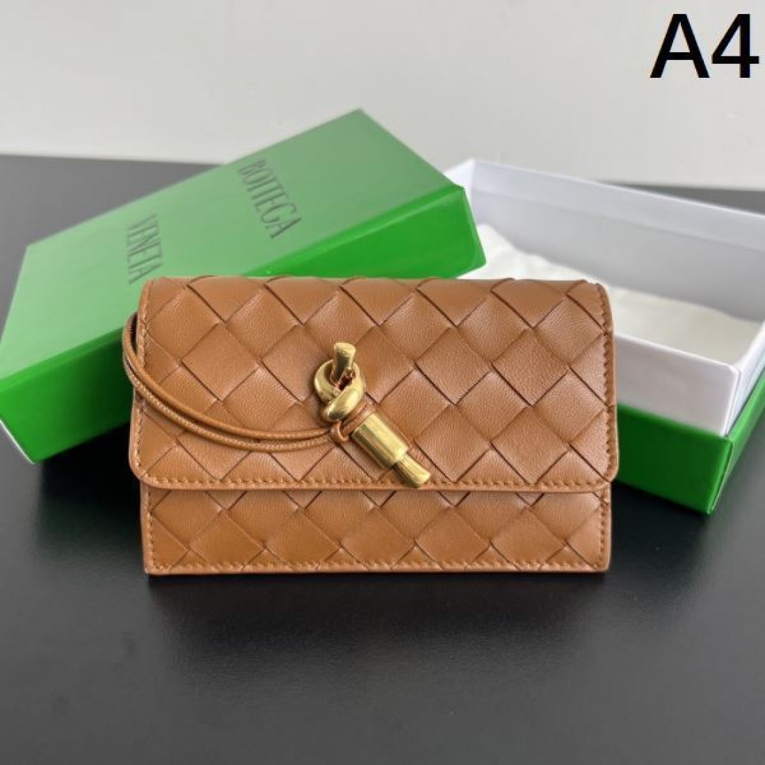 エレガントでクラシックな BOTTEGA VENETA ボッテガヴェネタ コピー 長財布