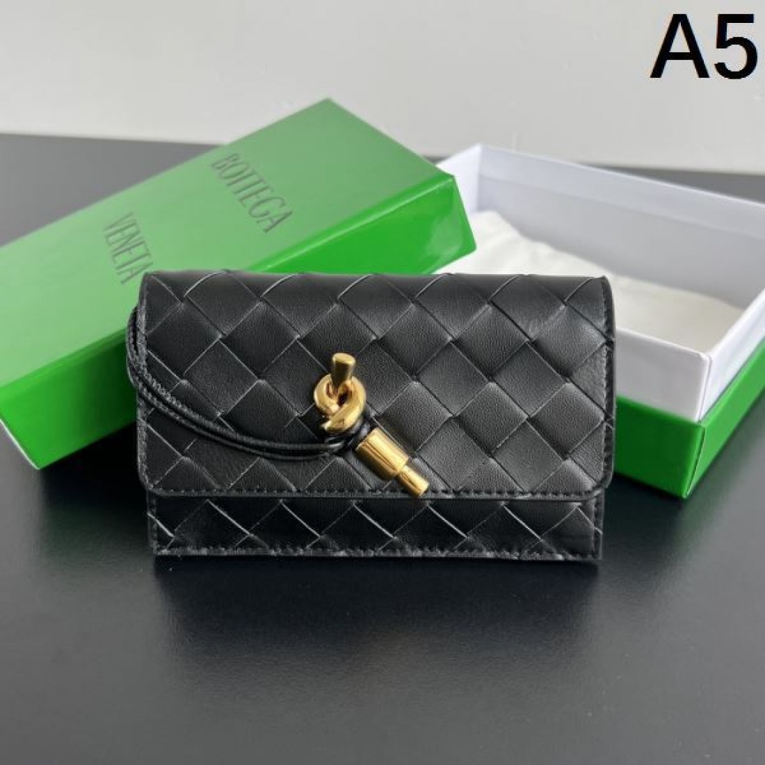 エレガントでクラシックな BOTTEGA VENETA ボッテガヴェネタ コピー 長財布