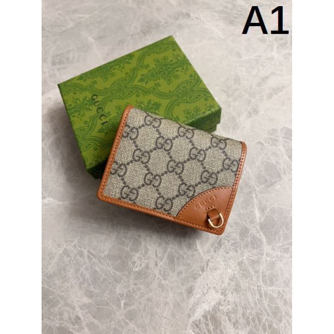 GUCCI グッチ コピー 二つ折り財布 洗練された質感と大人っぽい落ち着き