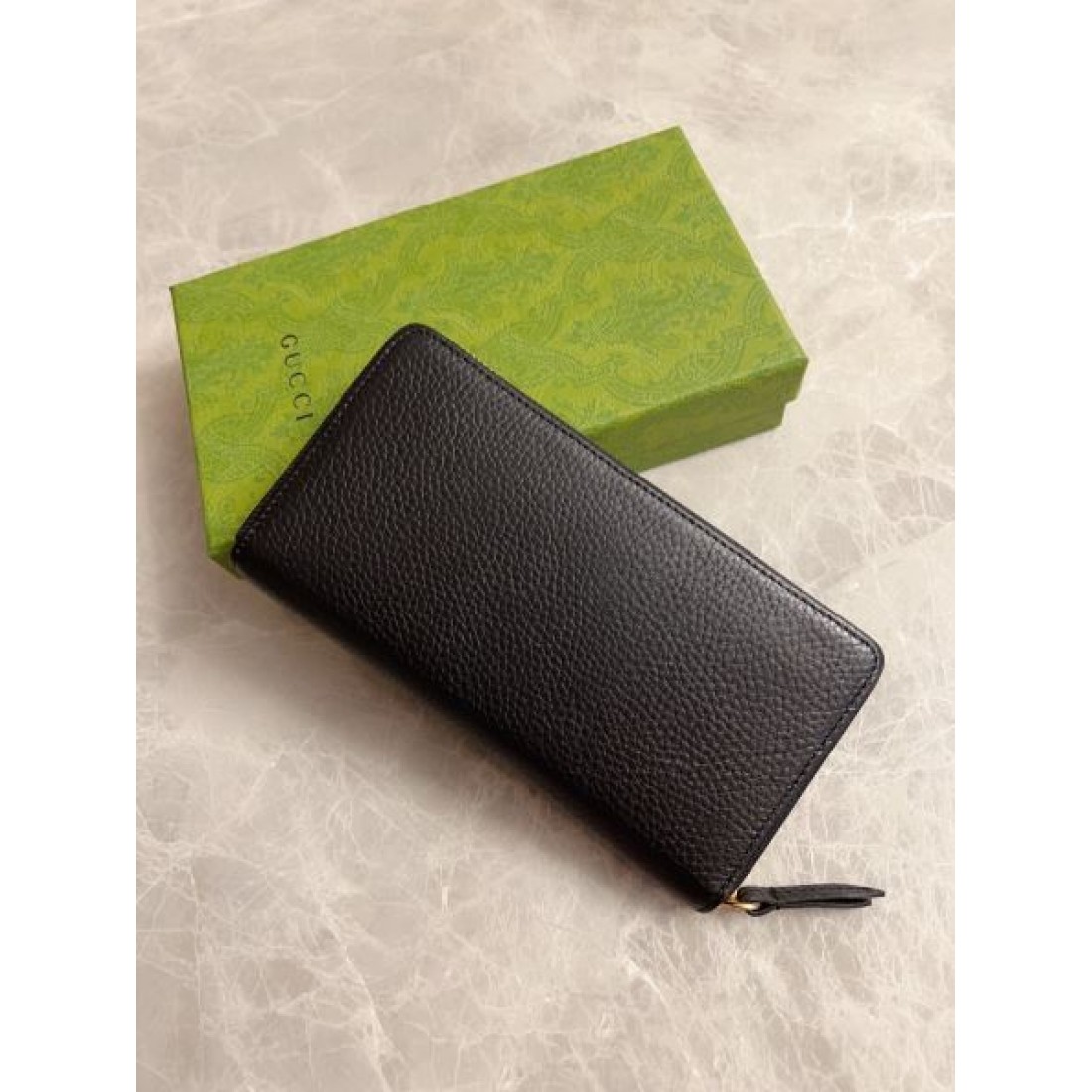 軽やかで実用的な GUCCI グッチ コピー 長財布 シンプルな高級感