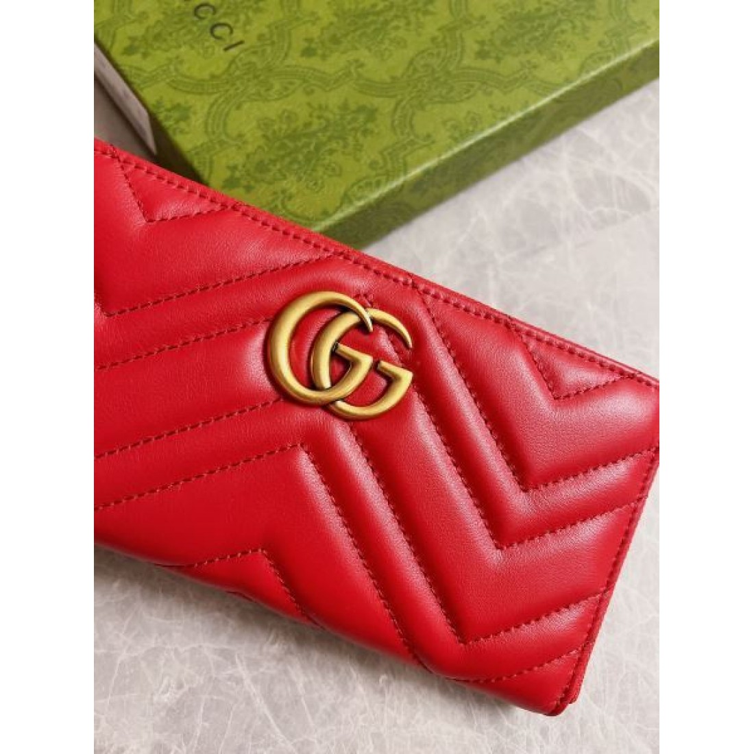 GUCCI グッチ コピー 長財布 コンパクトで落ち着いた 大人の印象