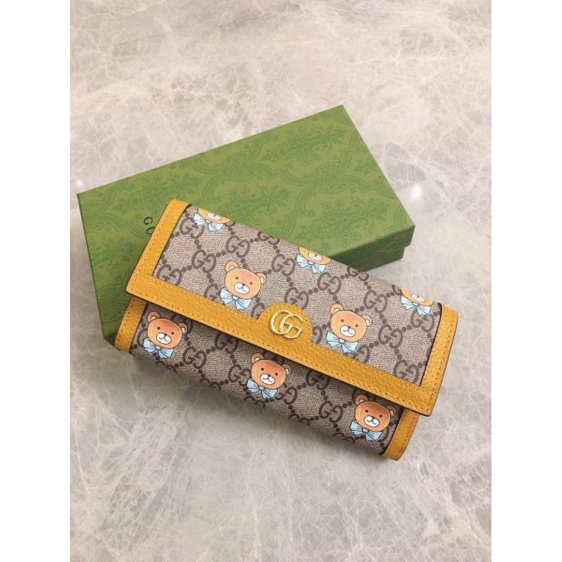 収納力抜群の GUCCI グッチ コピー 長財布 シンプルで知的な雰囲気