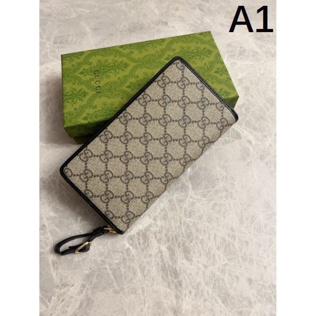 GUCCI グッチ コピー 長財布 洗練された軽やかな印象と上質な素材感