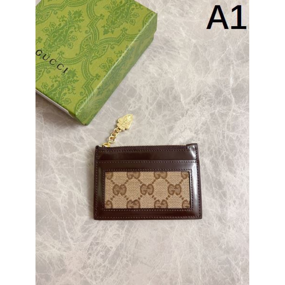 洗練された印象の GUCCI グッチ コピー カードケース スリムで軽快な