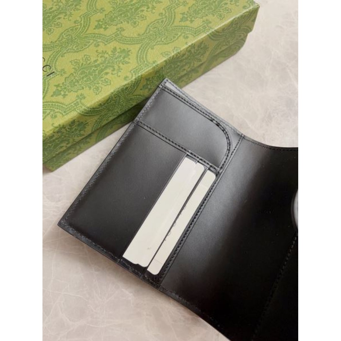 上品でスマートな GUCCI グッチ コピー カードケース 洗練された仕上がり